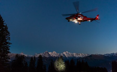 Symbolbild: Rettungshelikopter der Rega ausgerüstet mit dem Suchsystem IR/EOS