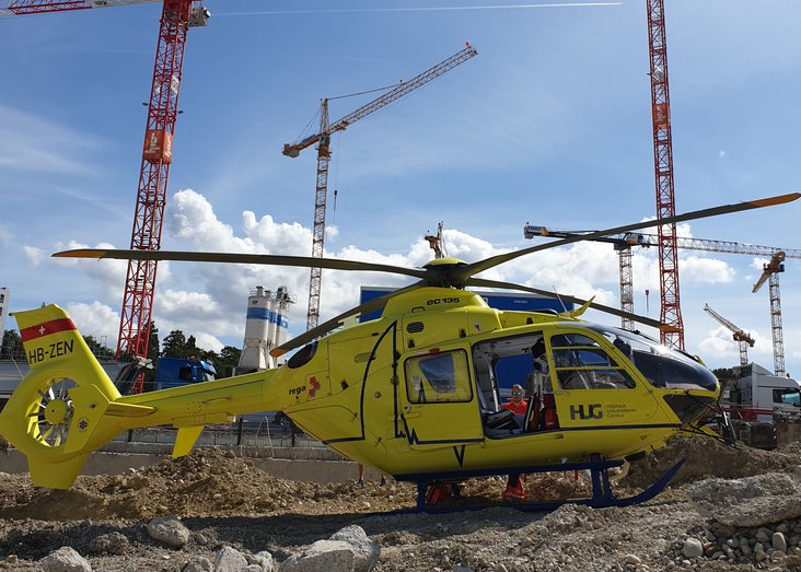 l’hélicoptère de la base Rega-HUG de Genève