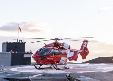 Airbus H145 sulla pista di atterraggio