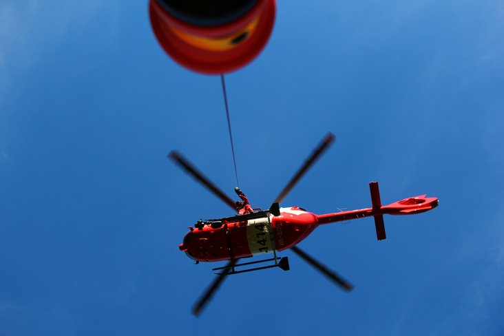 Heli mit Rettungswinde