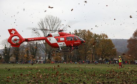 Le nouvel H145 atterrit sur l'île de la centrale électrique à Birsfelden