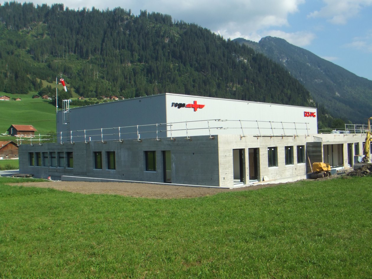 Das neue Basisgebäude auf dem Militärflugplatz Zweisimmen