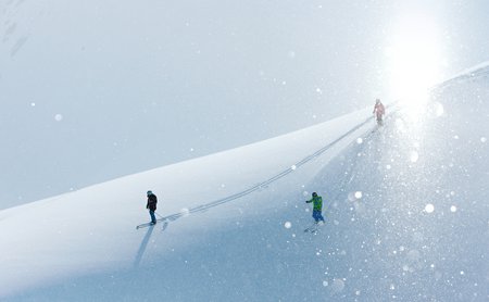 Personen am Skifahren