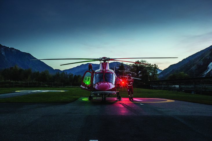 Rund um die Uhr im Einsatz: Die Rettungshelikopter der Rega waren an Weihnachten oft nachts unterwegs. 