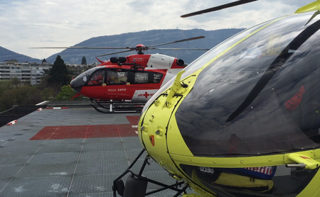 Deux hélicoptères de la Rega pour porter secours à une famille